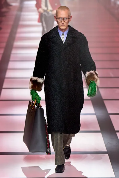 Look 15